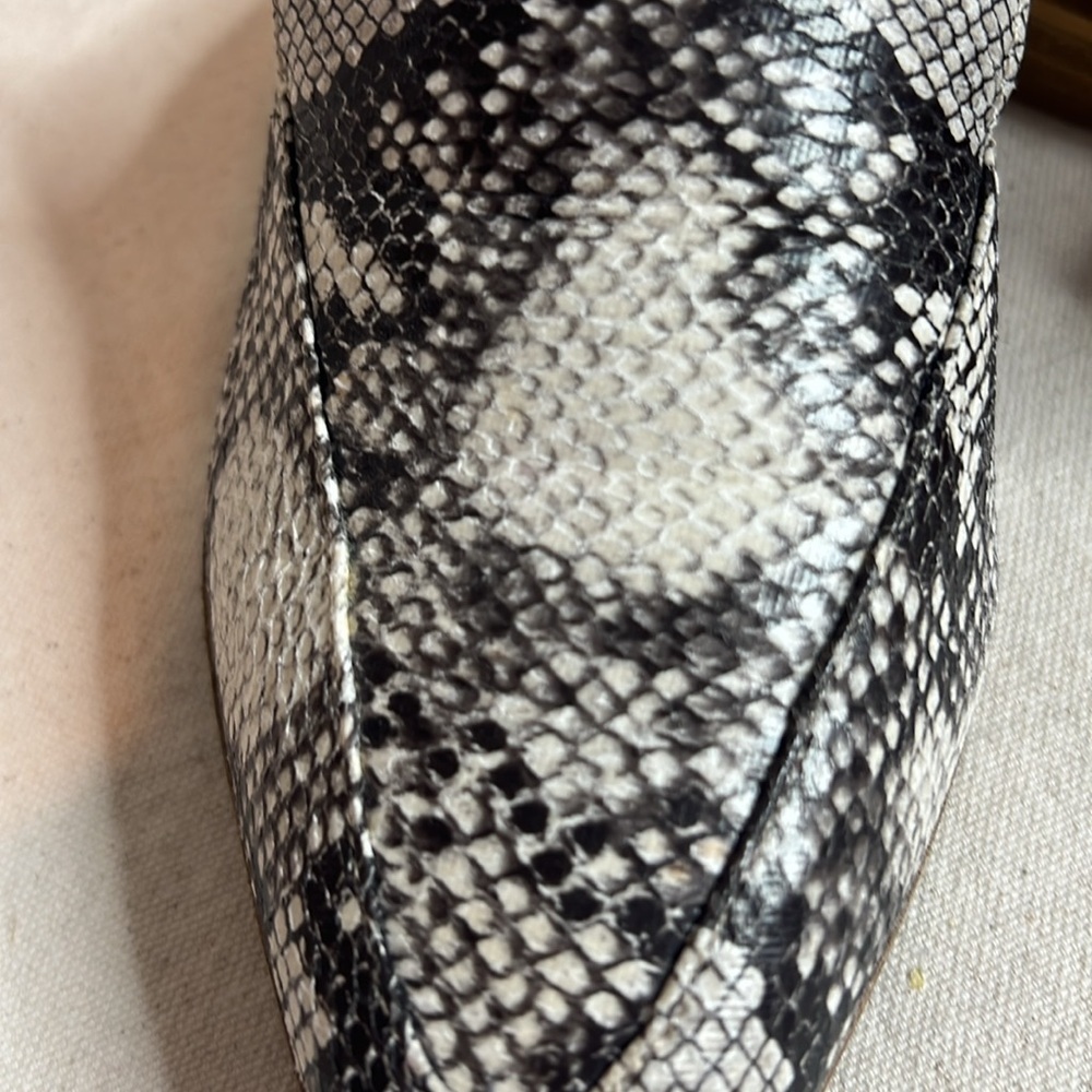 Beast Fashion Snakeskin Pointed Toe Mule Slides - Size 7 - Picture 10 of 10